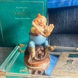Disney Classics Collection “Happy, That’s Me” Snow White‎ Seven Dwarves Figurine